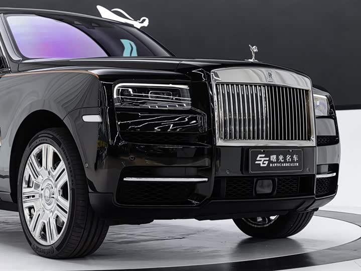 Фото 20 - Rolls-Royce Cullinan