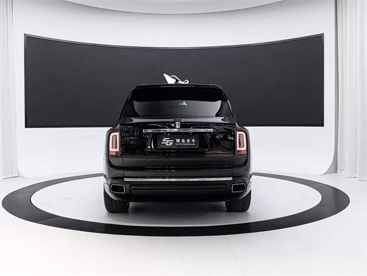 Фото 5 - Rolls-Royce Cullinan