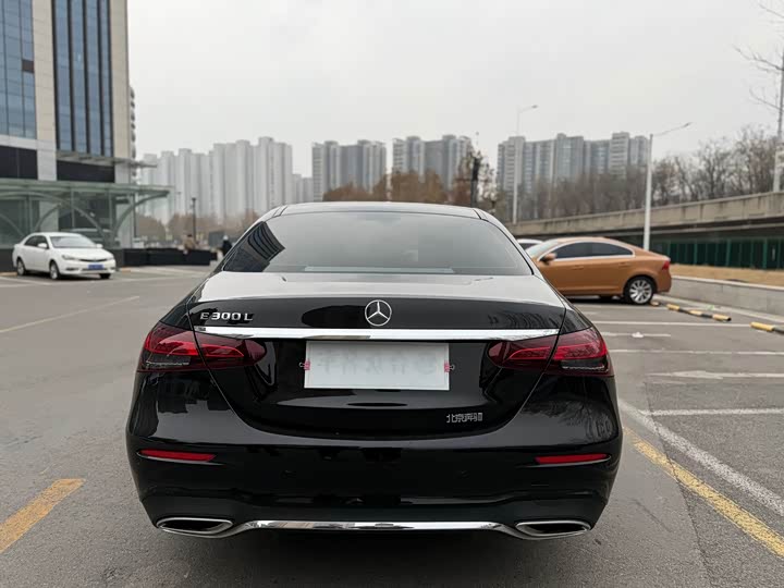 Фото 10 - Mercedes-Benz E-Class