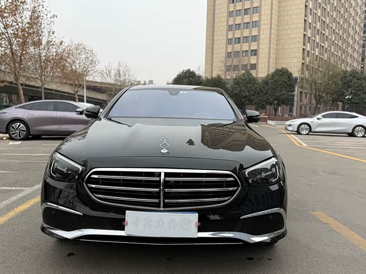 Фото 2 - Mercedes-Benz E-Class