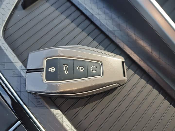 Фото 9 - Geely Preface