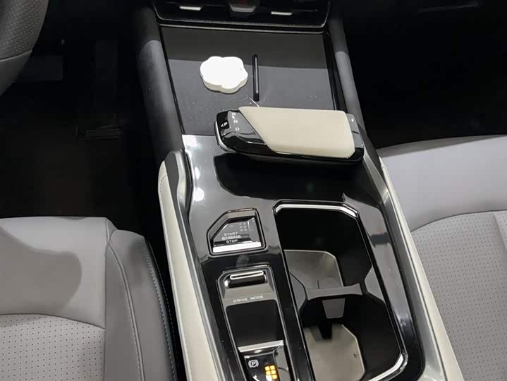 Фото 10 - Changan UNI-T