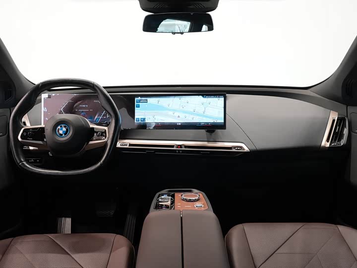 Фото 10 - BMW iX