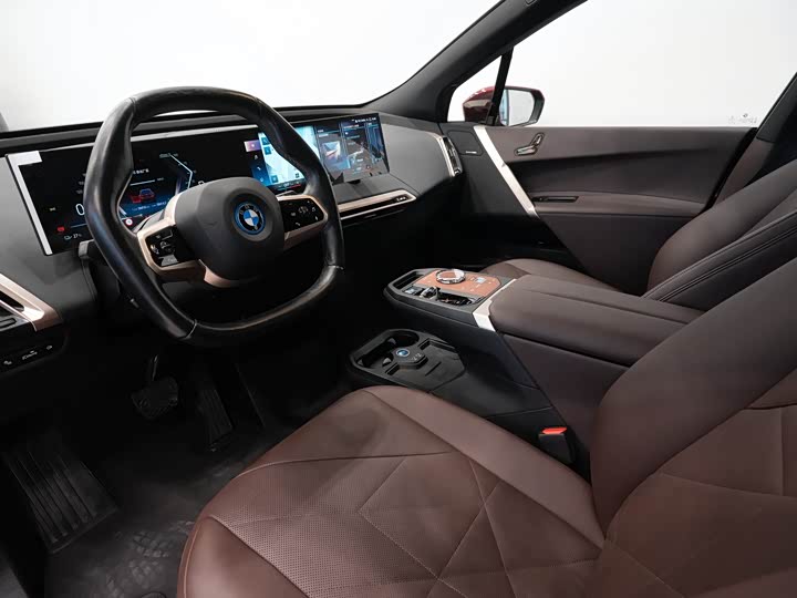 Фото 8 - BMW iX