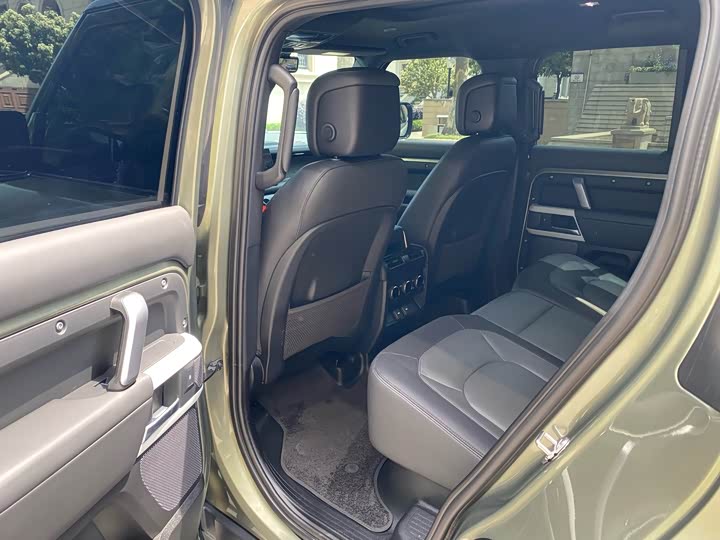 Фото 8 - Land Rover Defender