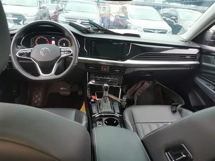 Фото 10 - Volkswagen Passat