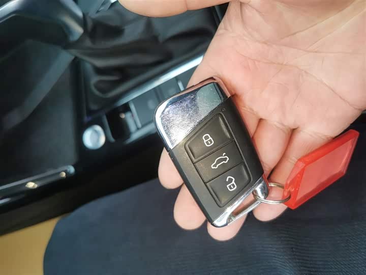 Фото 9 - Volkswagen Passat