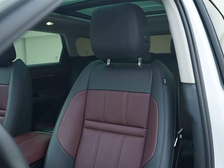 Фото 12 - Land Rover Range Rover Evoque L Hybrid