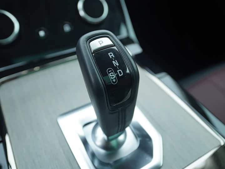 Фото 8 - Land Rover Range Rover Evoque L Hybrid