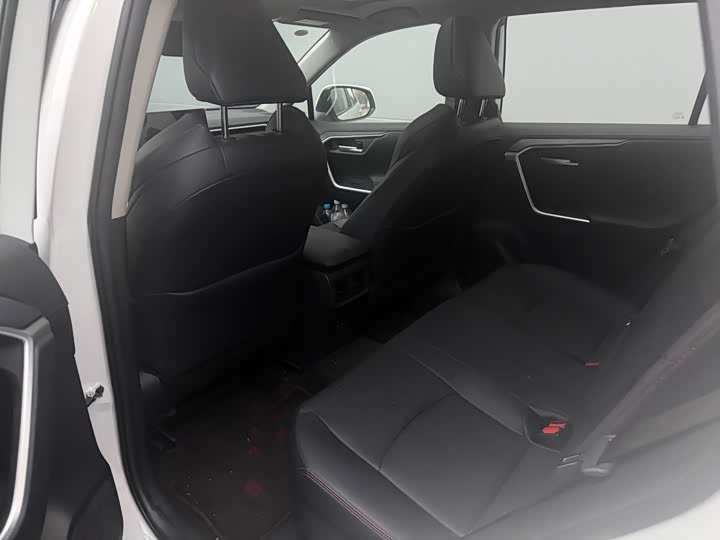 Фото 3 - Toyota Wildlander Hybrid