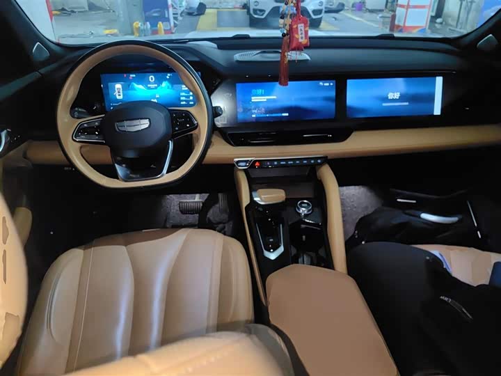 Фото 10 - Geely Monjaro L Hybrid