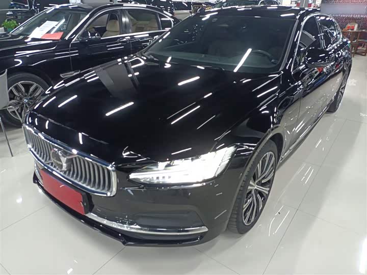 Фото 1 - Volvo S90