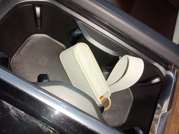 Фото 9 - Volvo S90