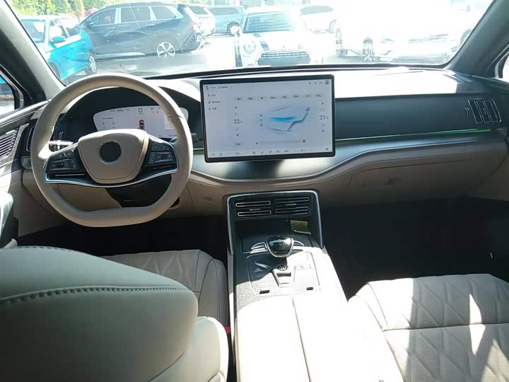 Фото 10 - BYD Tang Hybrid/EV