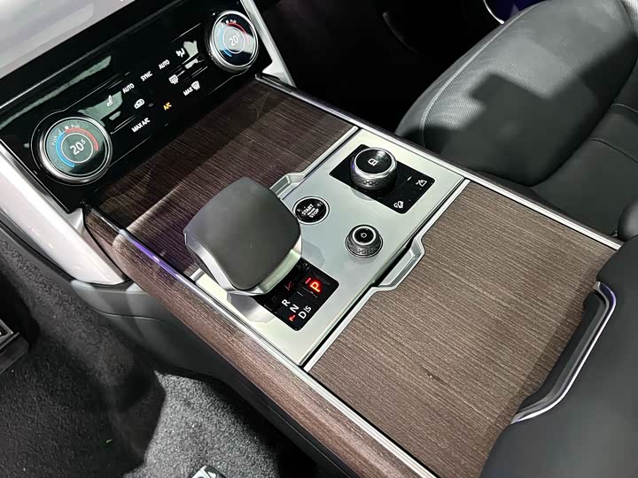 Фото 24 - Land Rover Range Rover