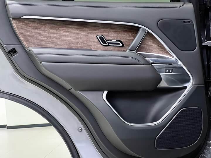 Фото 33 - Land Rover Range Rover