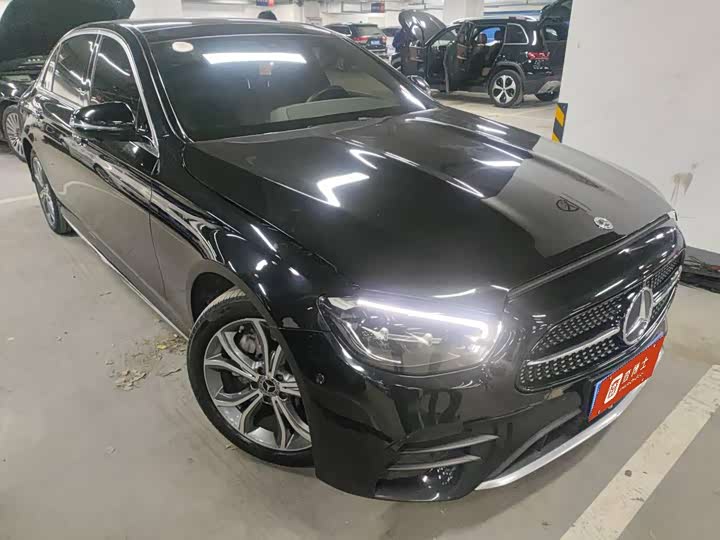 Фото 4 - Mercedes-Benz E-Class