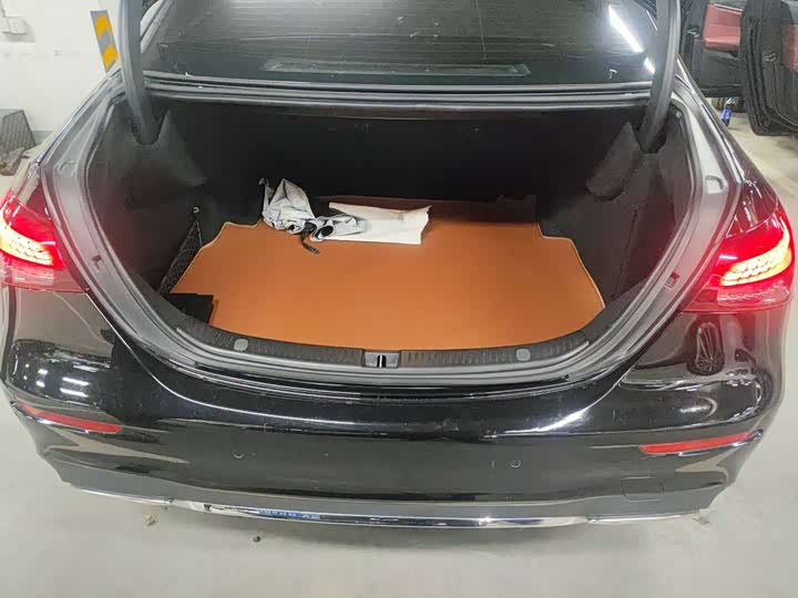 Фото 8 - Mercedes-Benz E-Class