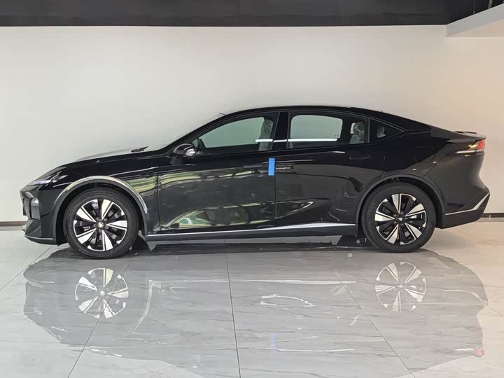 Фото 12 - Changan Deepal SL03