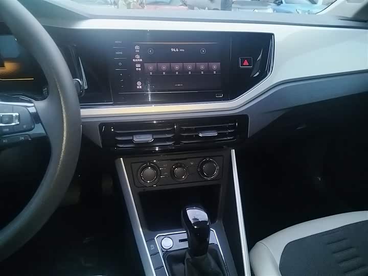 Фото 13 - Volkswagen Polo