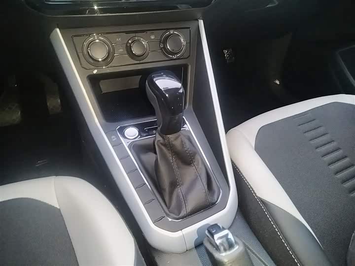 Фото 14 - Volkswagen Polo