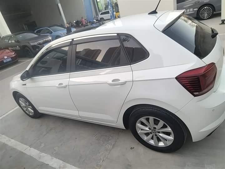 Фото 5 - Volkswagen Polo