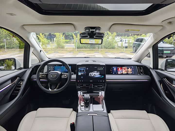 Фото 13 - GAC Trumpchi E9