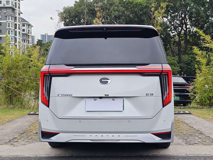 Фото 5 - GAC Trumpchi E9