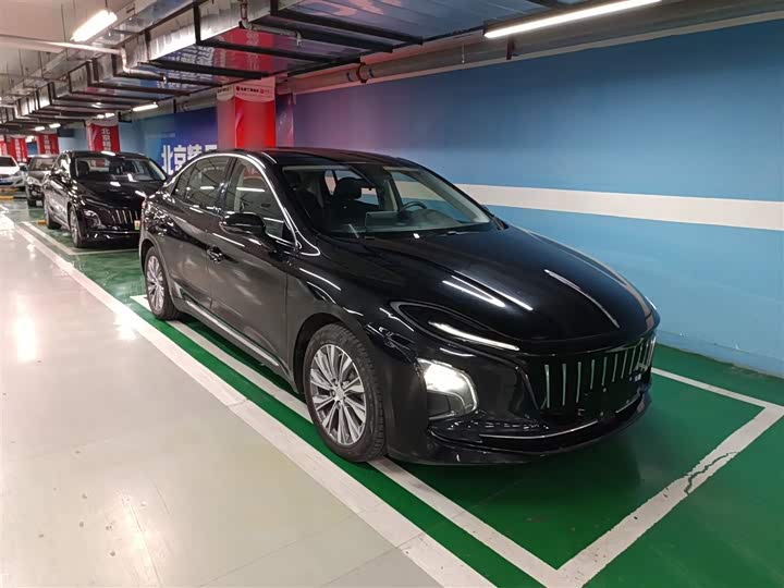 Фото 4 - Hongqi E-QM5