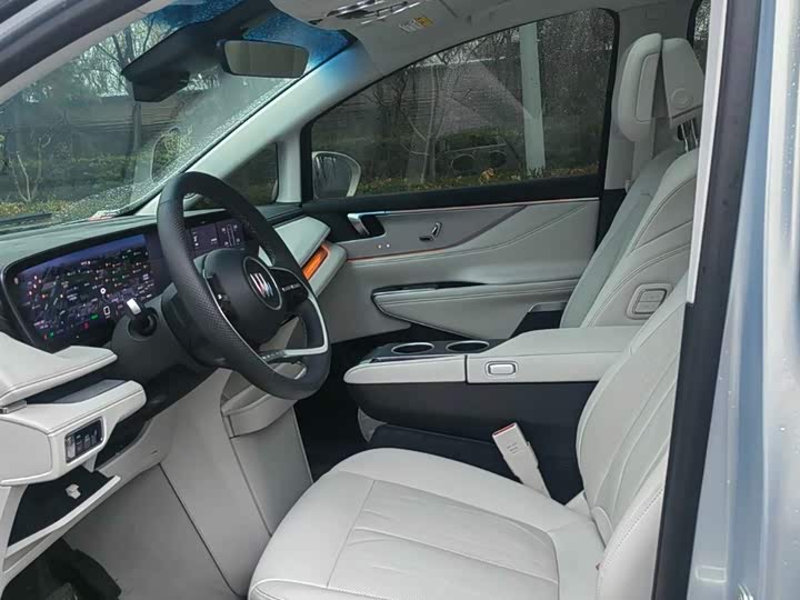 Фото 8 - Buick GL8 Hybrid