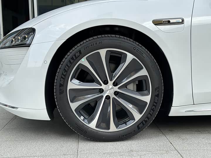 Фото 20 - Luxeed S7