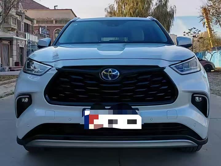 Фото 1 - Toyota Highlander