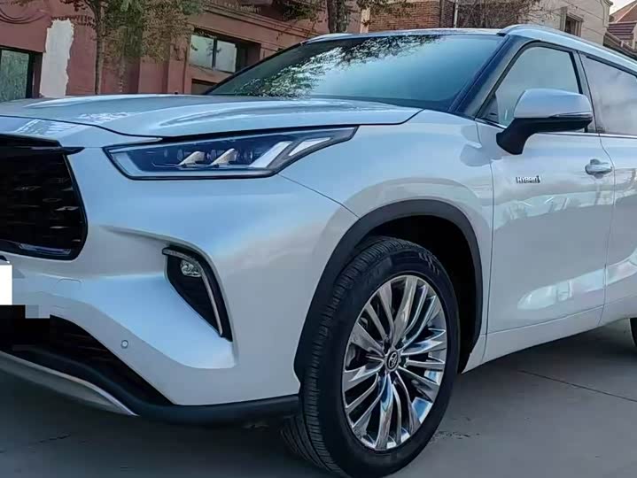 Фото 2 - Toyota Highlander