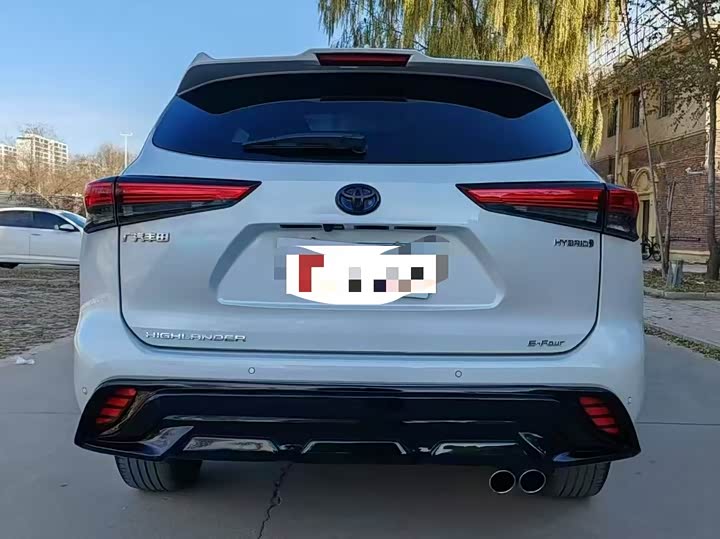 Фото 8 - Toyota Highlander