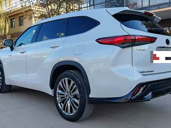 Фото 9 - Toyota Highlander