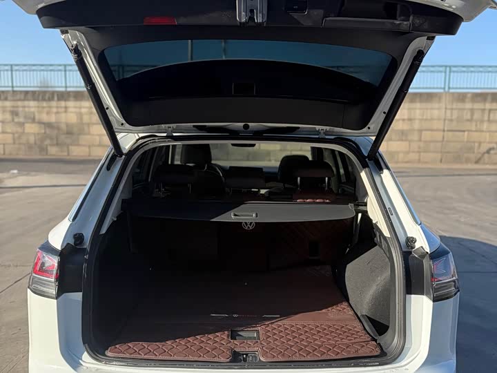 Фото 11 - Volkswagen Tayron