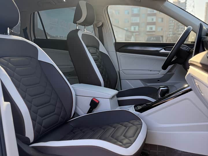 Фото 15 - Volkswagen Tayron