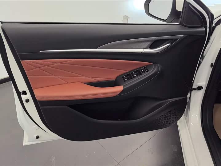 Фото 7 - Changan Eado Plus