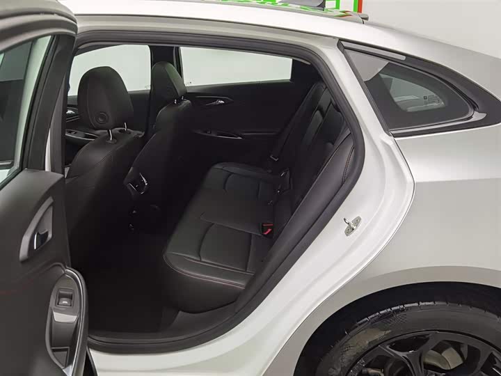 Фото 15 - Chevrolet Malibu XL