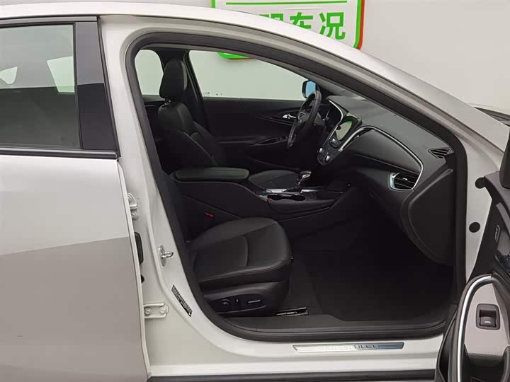 Фото 23 - Chevrolet Malibu XL