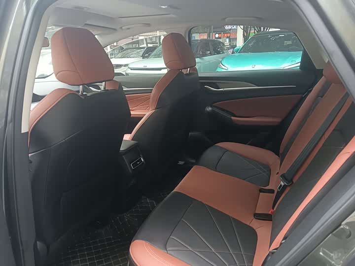 Фото 11 - Changan Eado Plus