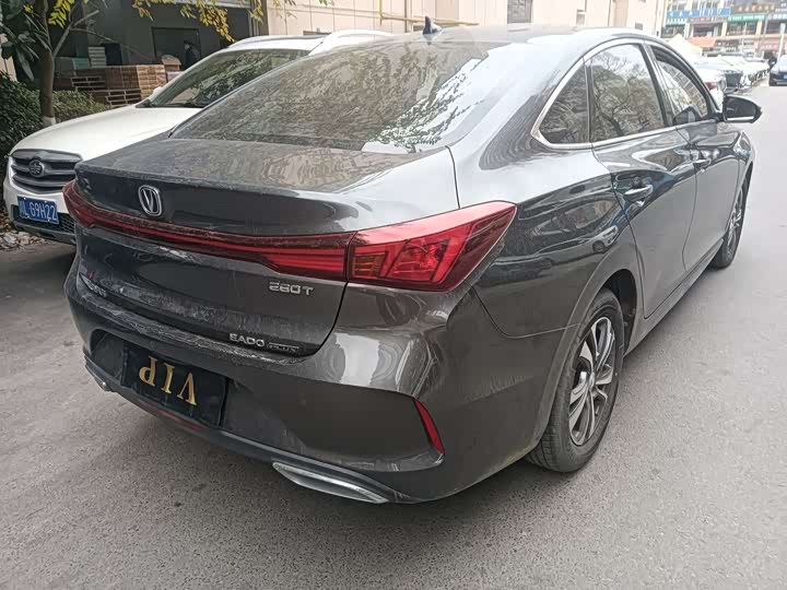 Фото 13 - Changan Eado Plus