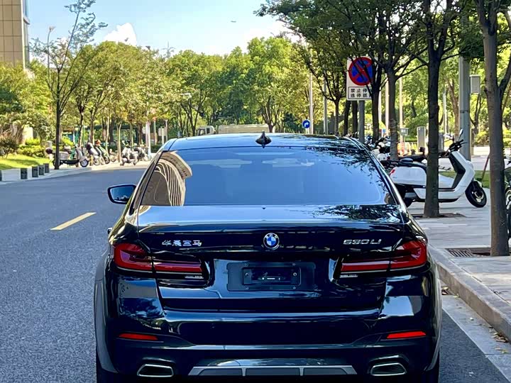 Фото 10 - BMW 5 Series