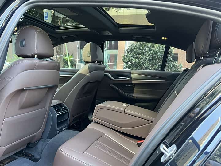 Фото 3 - BMW 5 Series