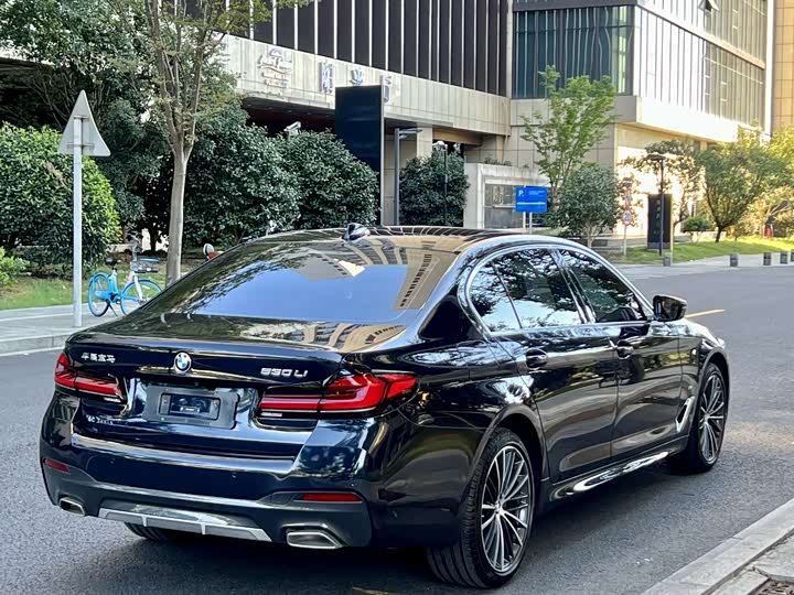 Фото 9 - BMW 5 Series