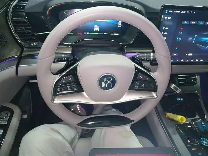 Фото 11 - BYD Han