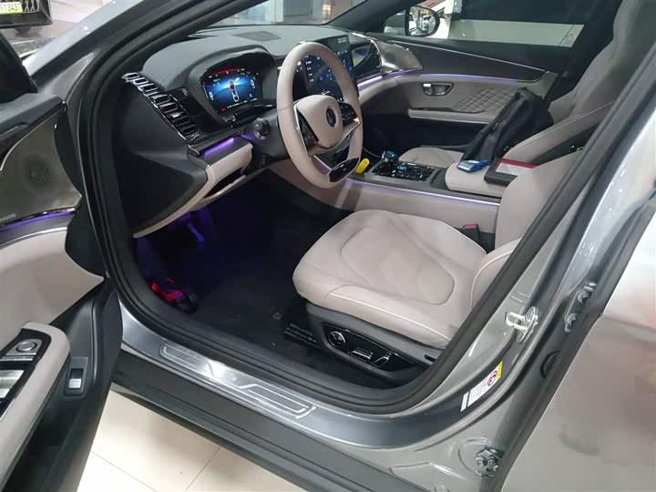 Фото 15 - BYD Han