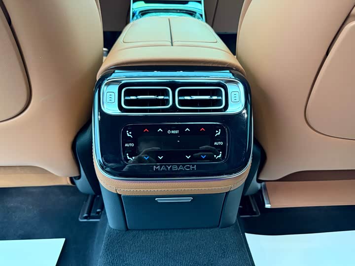 Фото 20 - Mercedes-Benz Maybach S-Class