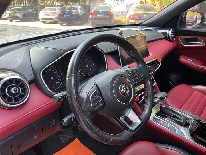 Фото 9 - MG Motor HS