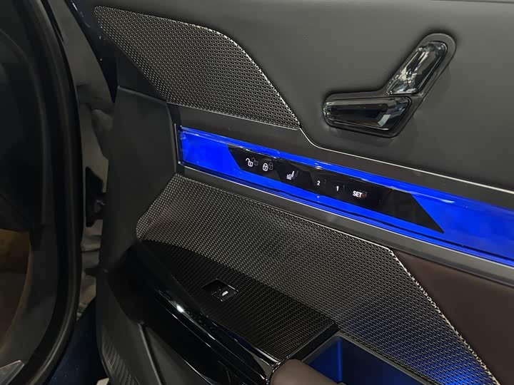 Фото 11 - BMW 7 Series